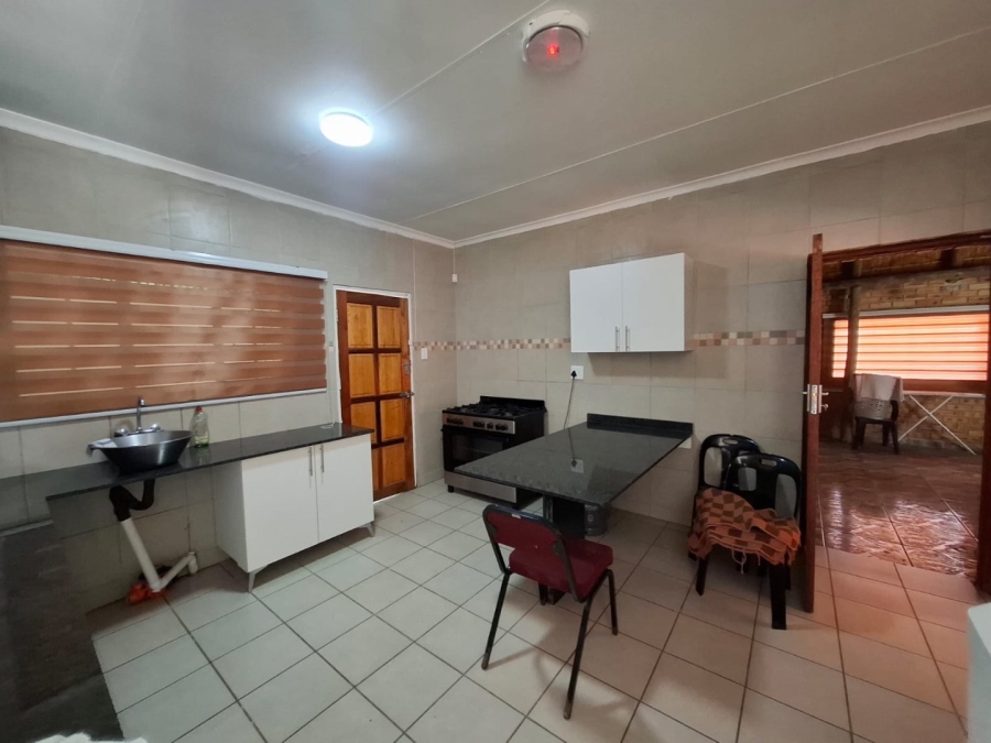 5 Bedroom Property for Sale in Oos Einde North West